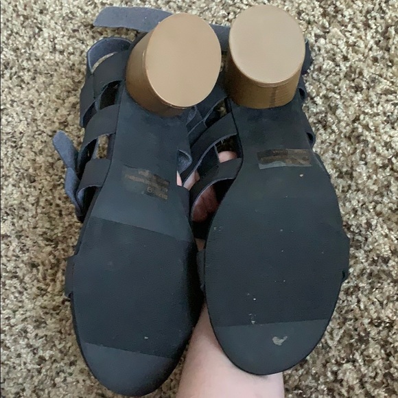 Cute black strap sandals . - Picture 10 of 12